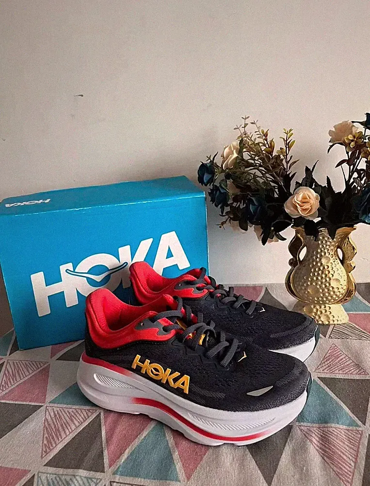 HOKA ONE ONE Bondi 9 Wide Herren Laufschuhe Sneaker schwarz/rot EU 41 1/3