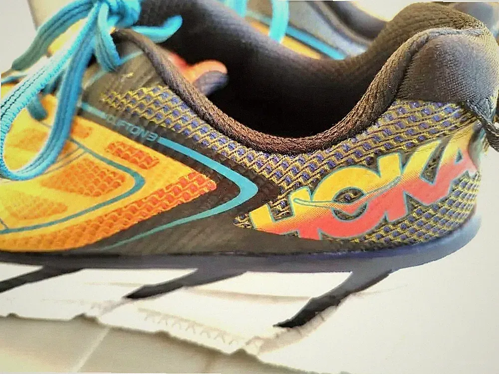 HOKA ONE ONE Clifton 3 Laufschuhe Herren 28cm gelb gebraucht ohne Karton