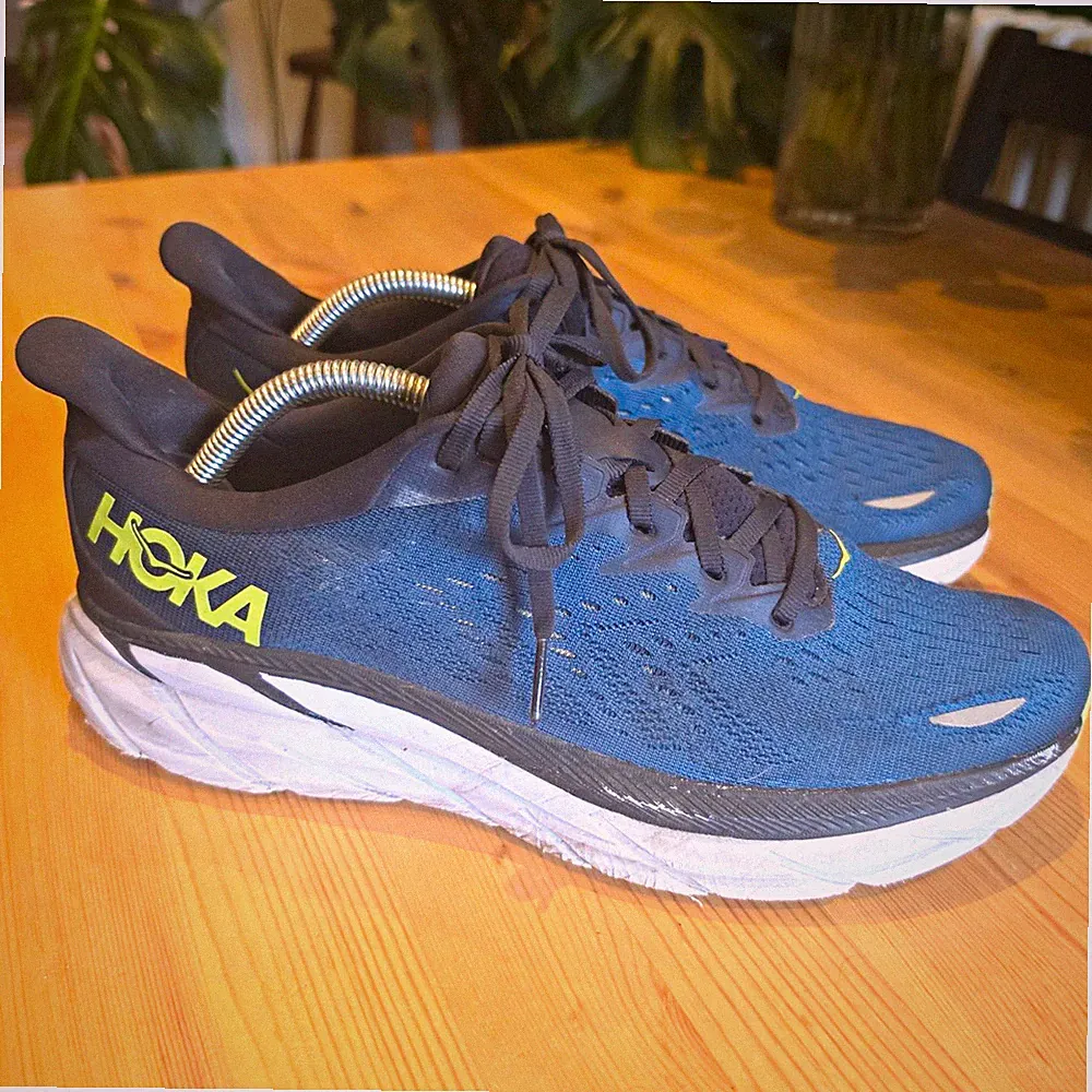 HOKA ONE ONE Clifton 8 Herren Laufschuhe Mesh gepolstert atmungsaktiv UK 9