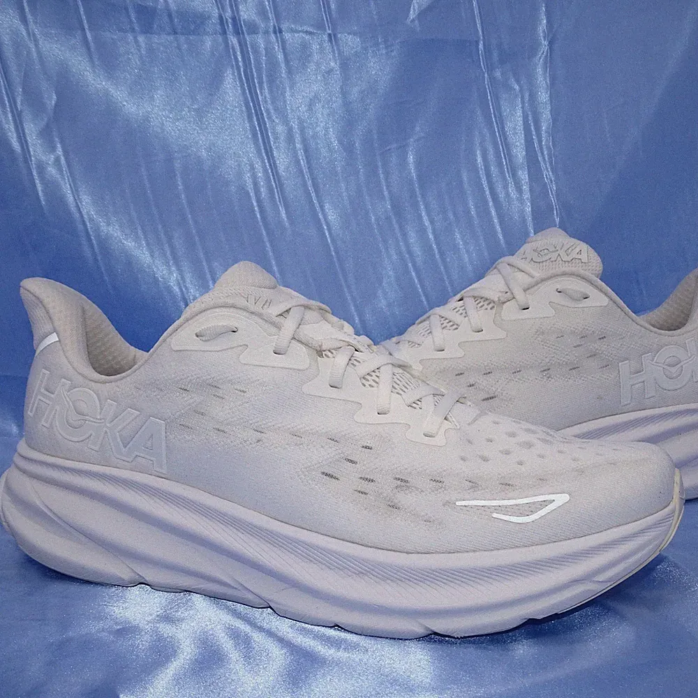 HOKA ONE ONE CLIFTON 9 HERREN GR 47 1/3 LAUFSCHUHE HERREN WEISS SCHUHE TOP