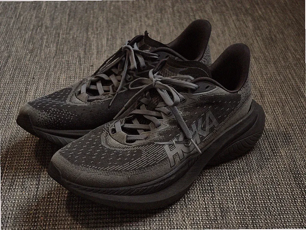 HOKA ONE ONE Mach 6 Herren Laufschuhe Sneaker Schwarz EU 44 D atmungsaktiv