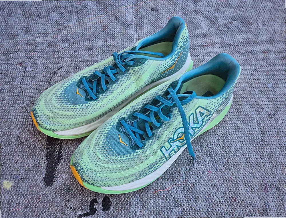 Hoka One One Mach X Laufschuhe, grün/orange, Größe 46 / 11.5, 150 km Laufleist.