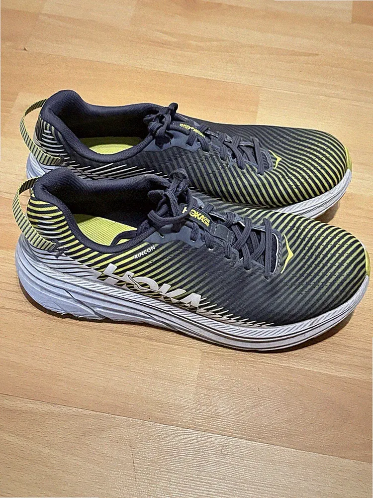 Hoka One One Rincon 2 Laufschuhe Herren Gr. 48 Schwarz-Gelb