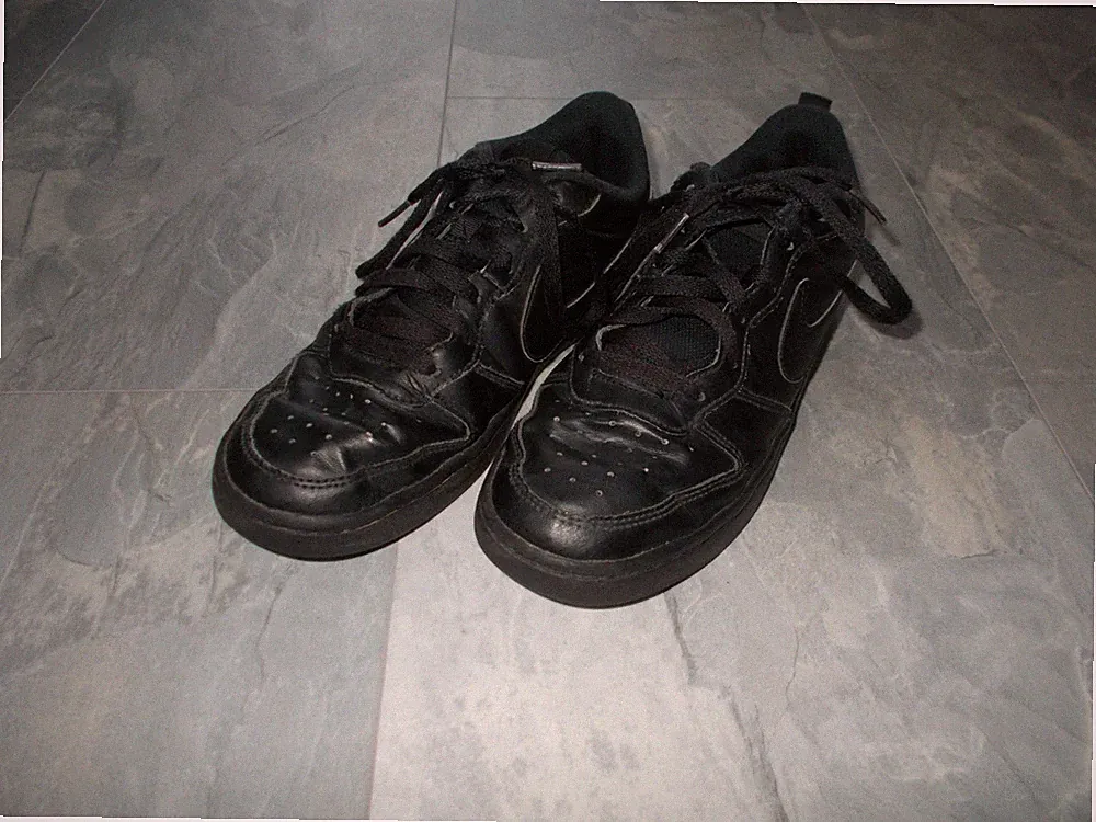 Jungen Herren Sneaker Halbschuhe Laufschuhe Freizeitschuhe Gr. 40 Nike schwarz