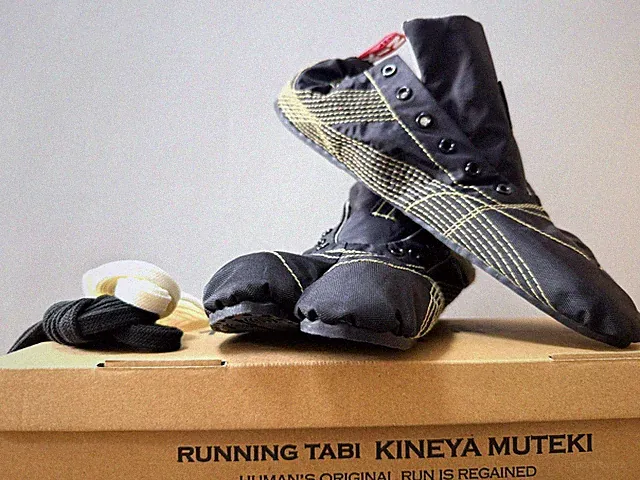 Kineya Tabi MUTEKI Laufschuhe Herren schwarz