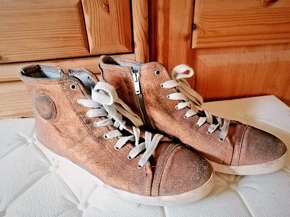 Gold Wanderschuh