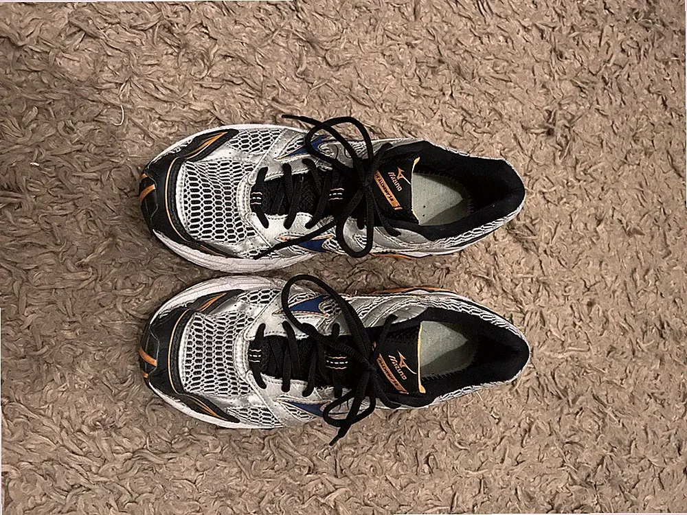 Laufschuhe 42,5