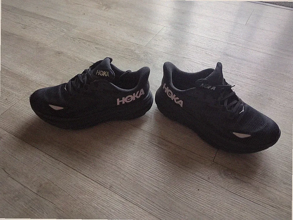 Laufschuhe Hoka Grösse 43 1/5 UK 9 schwarz Clifton 9 GTX