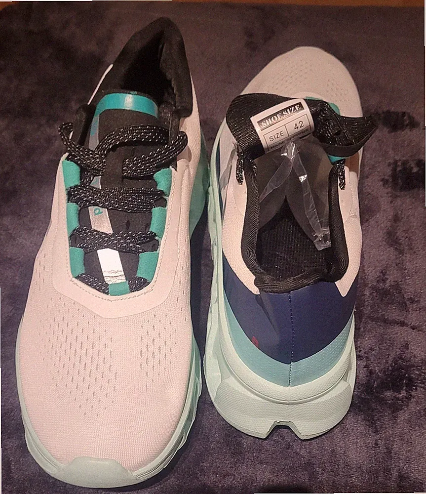Laufschuhe in größe 42 in weiß Türkis