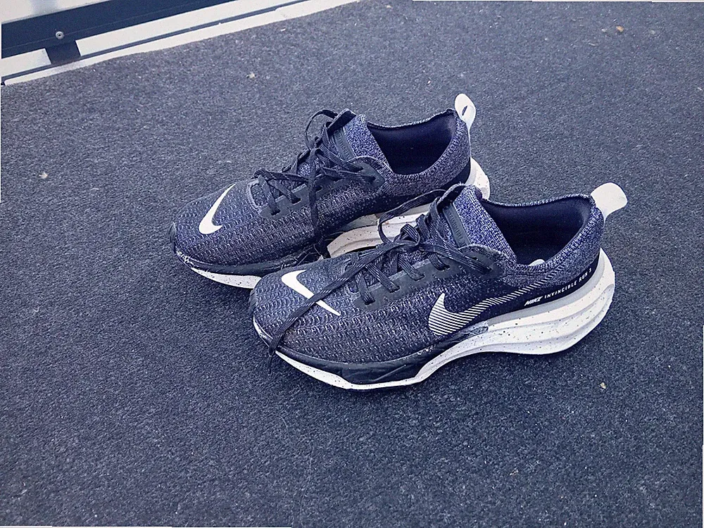 Laufschuhe Nike ZoomX Invicible Run 3 gr 42 wie neu