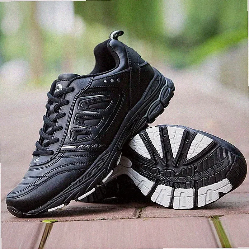 Leichte Herren-Laufschuhe, bequeme Leichtathletik-Sneaker.