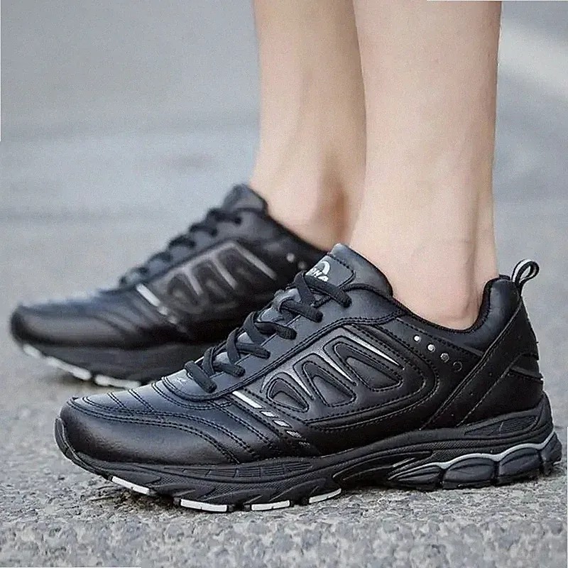 Leichte und weiche Herren-Laufschuhe, bequeme Joggingschuhe.