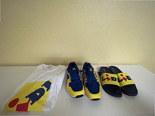 Lidl Set: Schuhe Gr. 39 + Hausschuhe Gr. 39 + T-Shirt Größe L