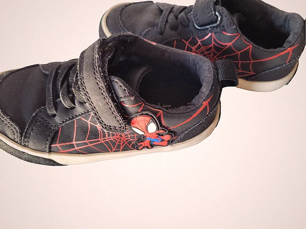 Marvel Spidy Spiderman Sneaker Lauflernschuh -schwarz rot Gr. 25/UK8 Turnschuhe