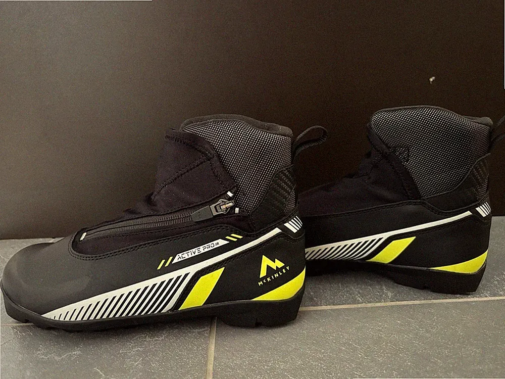 McKinley Langlauf-Schuh "ACTIVE PRO JR" für Kinder Gr. 38,schwarz/gelb (wie neu)