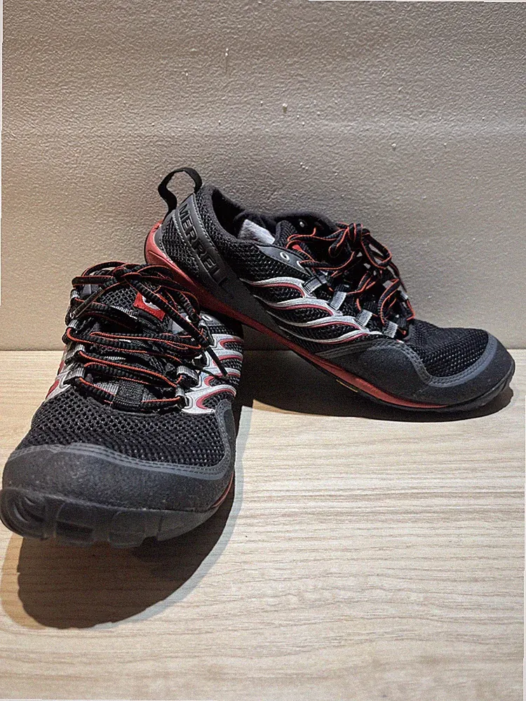 Merrell Trail Glove Barefoot Minimalist Running Shoes Men’s 8 Black Molten Lava