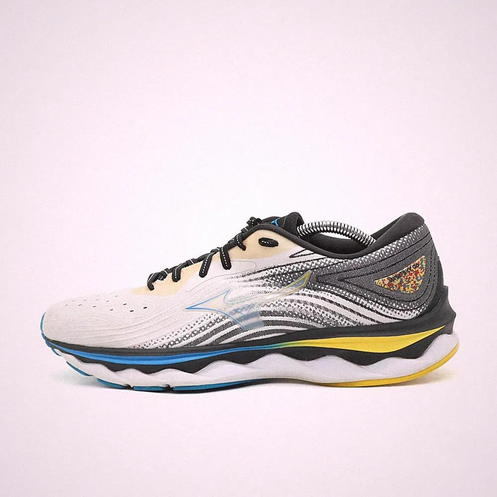 Mizuno Herren Wave Sky 6 Sportschuh Weiß/Schwarz/Gelb Low-Top Laufschuh EU 42.5