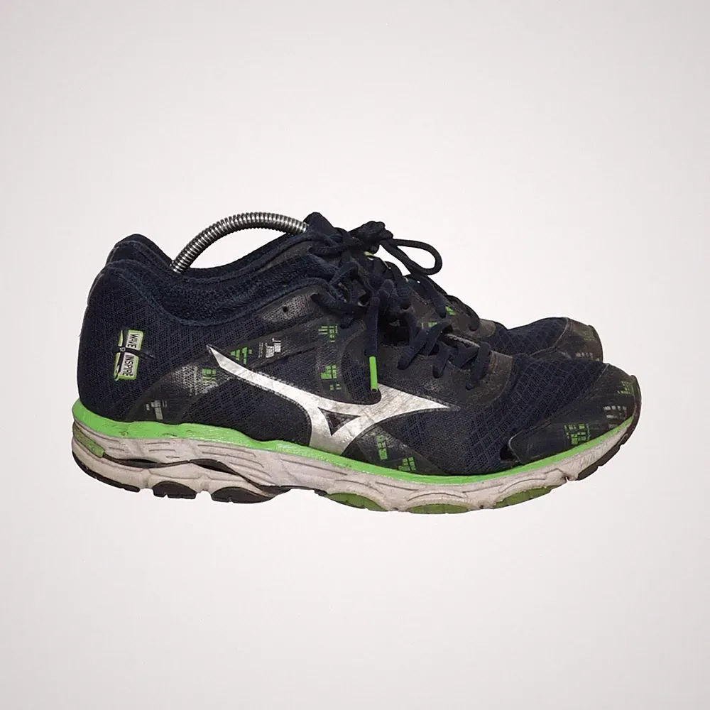 Mizuno, Laufschuhe, Größe: 42 1/2, model: wave inspire 10, Schwarz, Herren #g0M