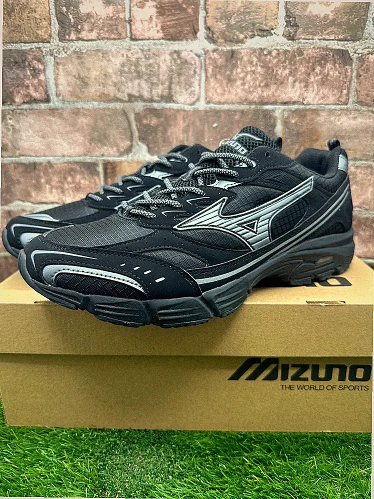 Mizuno MXR TECH D1GA246801 Sneaker Herren UK 10 Schwarz Grau Low Top Sportstyle Schuhe