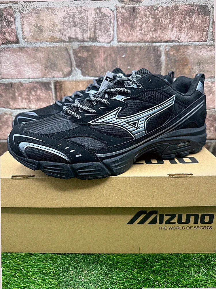 Mizuno MXR TECH D1GA246801 Turnschuhe Herren UK 8,5 schwarz Low-Top Sportstil Schuhe