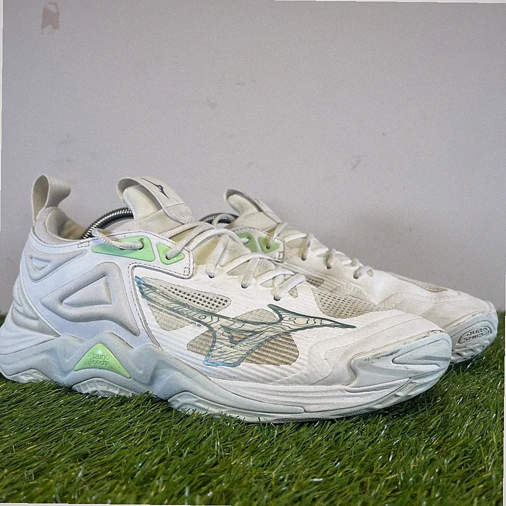 Mizuno Volleyballschuhe Größe UK 7,5 Herren Wave Momentum 3 weiß Schuhe Indoor
