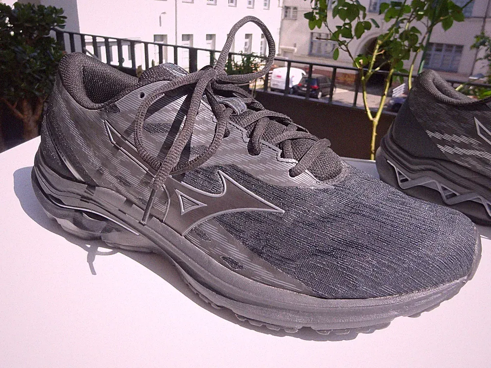 MIZUNO WAVE EQUATE 7 J1GC234802 Herren Laufschuhe Sneaker Gr.47(UK12) f.Neuw