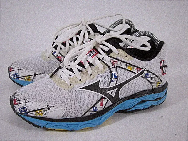 Mizuno WAVE INSPIRE 10 Laufschuhe running triax Größe 38 Joggingschuhe