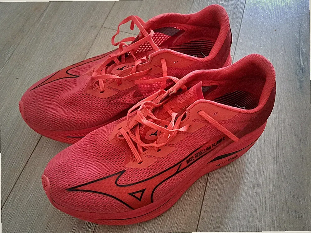 Mizuno - Wave Rebellion Flash 2 Rot - EU 46 - UK 11 - US 12 - Super Zustand