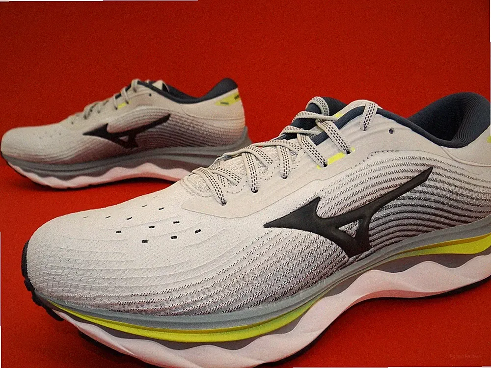 Mizuno Wave Sky 5 Sneaker Turnschuhe Laufschuhe Herren Schuhe Gr.42 Hellblau