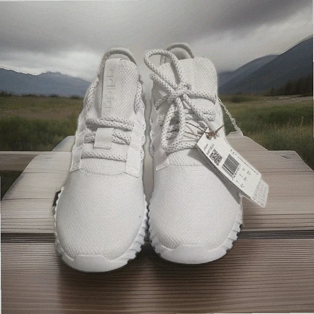 NEU ADIDAS KAPTIR 3.0 Größe 42 Sportschuhe Sneaker Herren Schuhe Laufschuhe