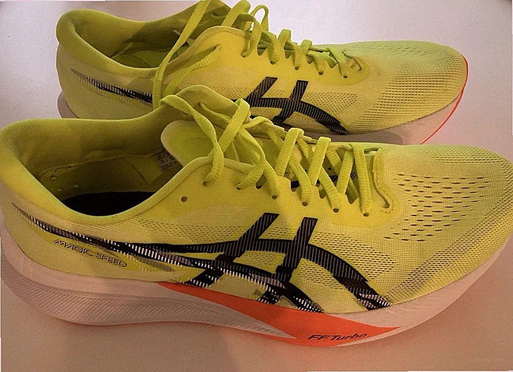NEUWERTIG ASICS Magic Speed 4 Laufschuhe Herren Gr.46,5