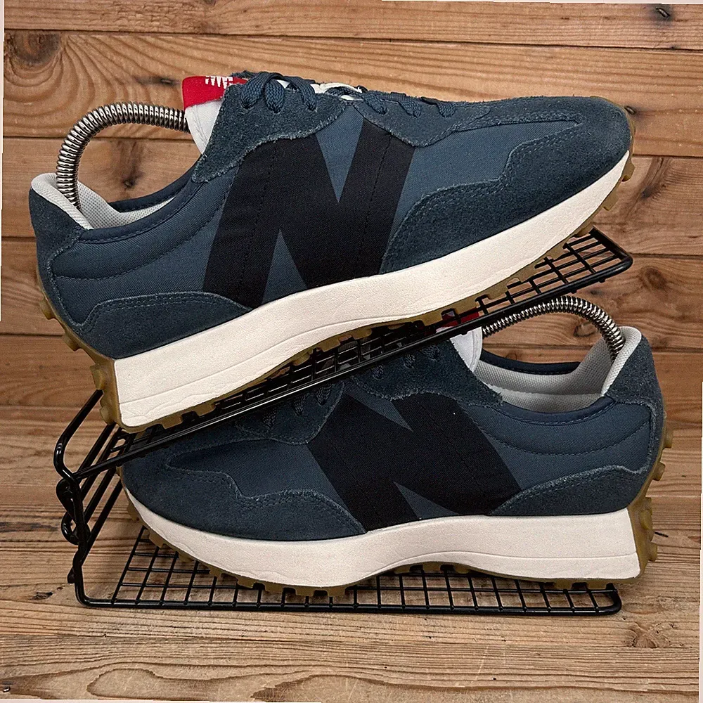 New Balance 327 Turnschuhe Herren Größe UK 8 Prinzessin blau schwarz Wildleder Freizeitschuhe Neu mit Karton