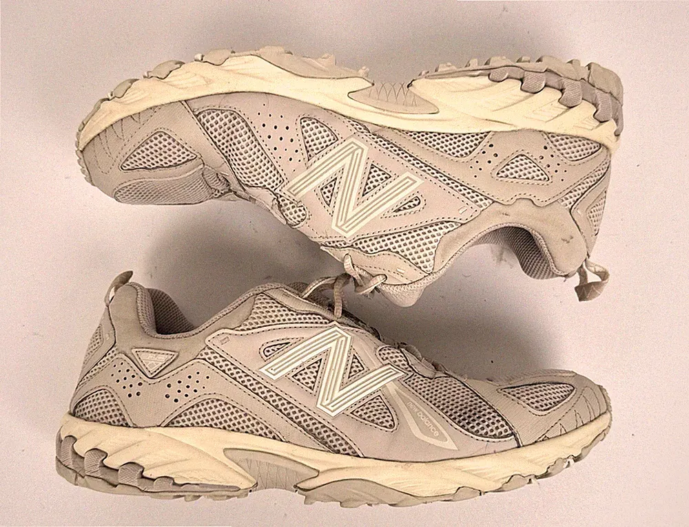New Balance 610 V1 Sneaker Herren UK 9 Beige Braun Off Road Trekkingschuhe