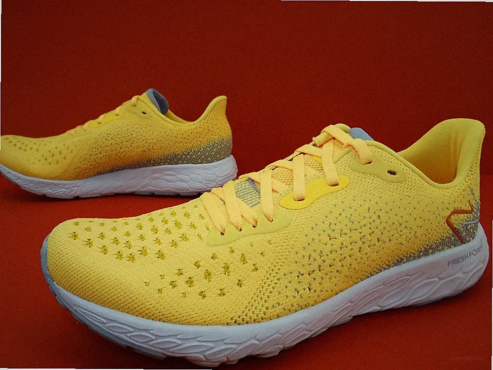 New Balance Fersh Foam V2 Tempo Sneaker Turnschuhe Laufschuhe Sport Unisex Gr.42
