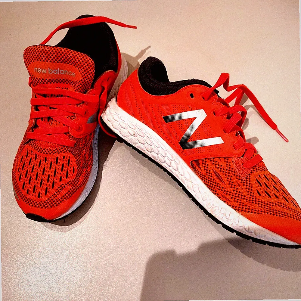 New Balance Fresh Foam Kinder Laufschuhe atmungsaktiv Gr. 34,5