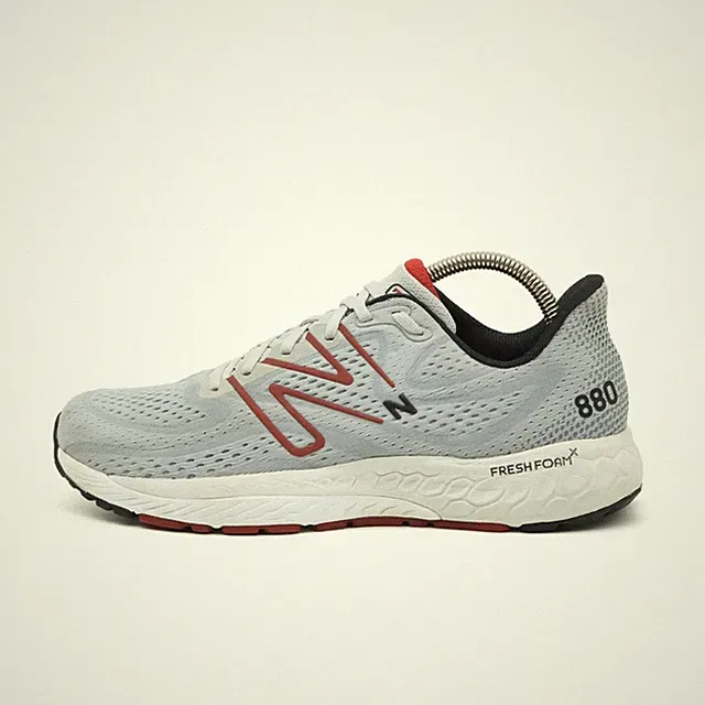 New Balance Herren 880v13 Sneaker EU 42.5 Grau Rot M880G13 Mesh Fresh Foam