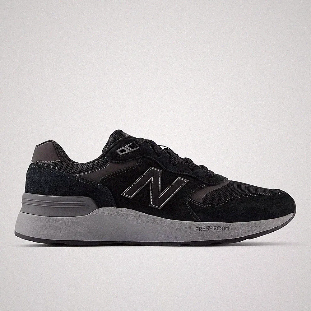 New Balance Herren Fresh Foam Walking 880 v7 Schuhe in Schwarz