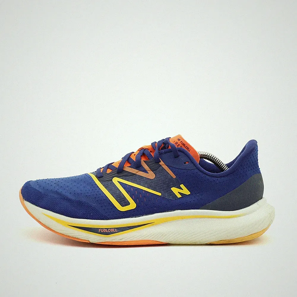 New Balance Herren FuelCell Rebel v3 Sportschuh EU 44.5 Leichtgewicht