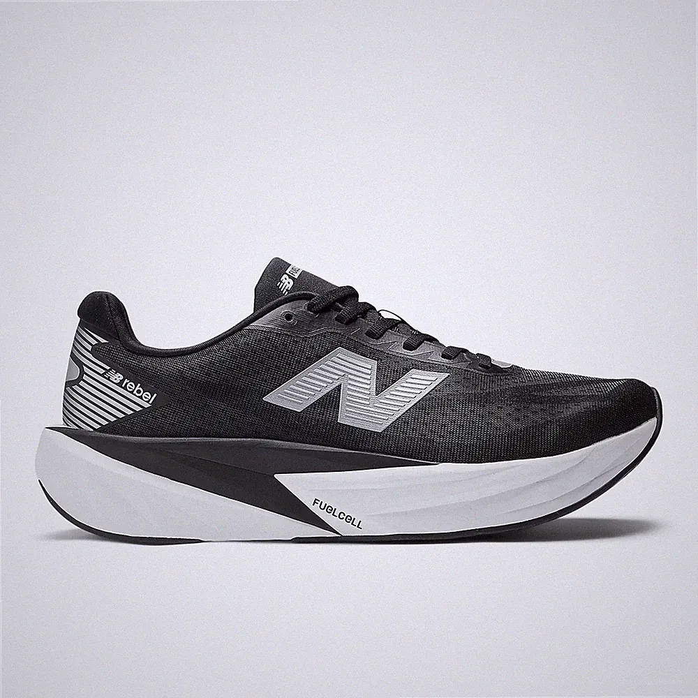 New Balance Herren FuelCell Rebel v5 Schuhe in Schwarz