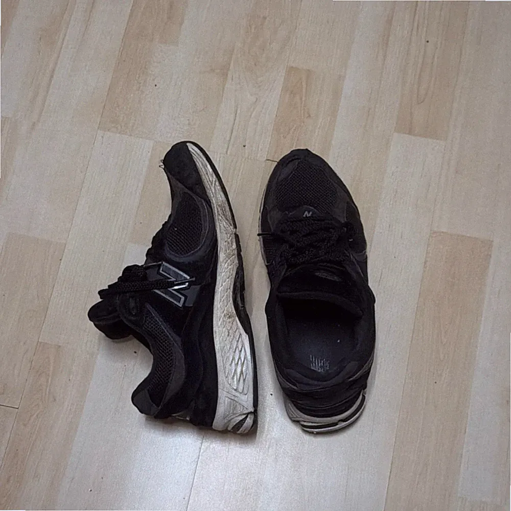 New Balance Herren Laufschuhe Sneaker Schwarz Weiß Mesh Low Top Atmungsaktiv