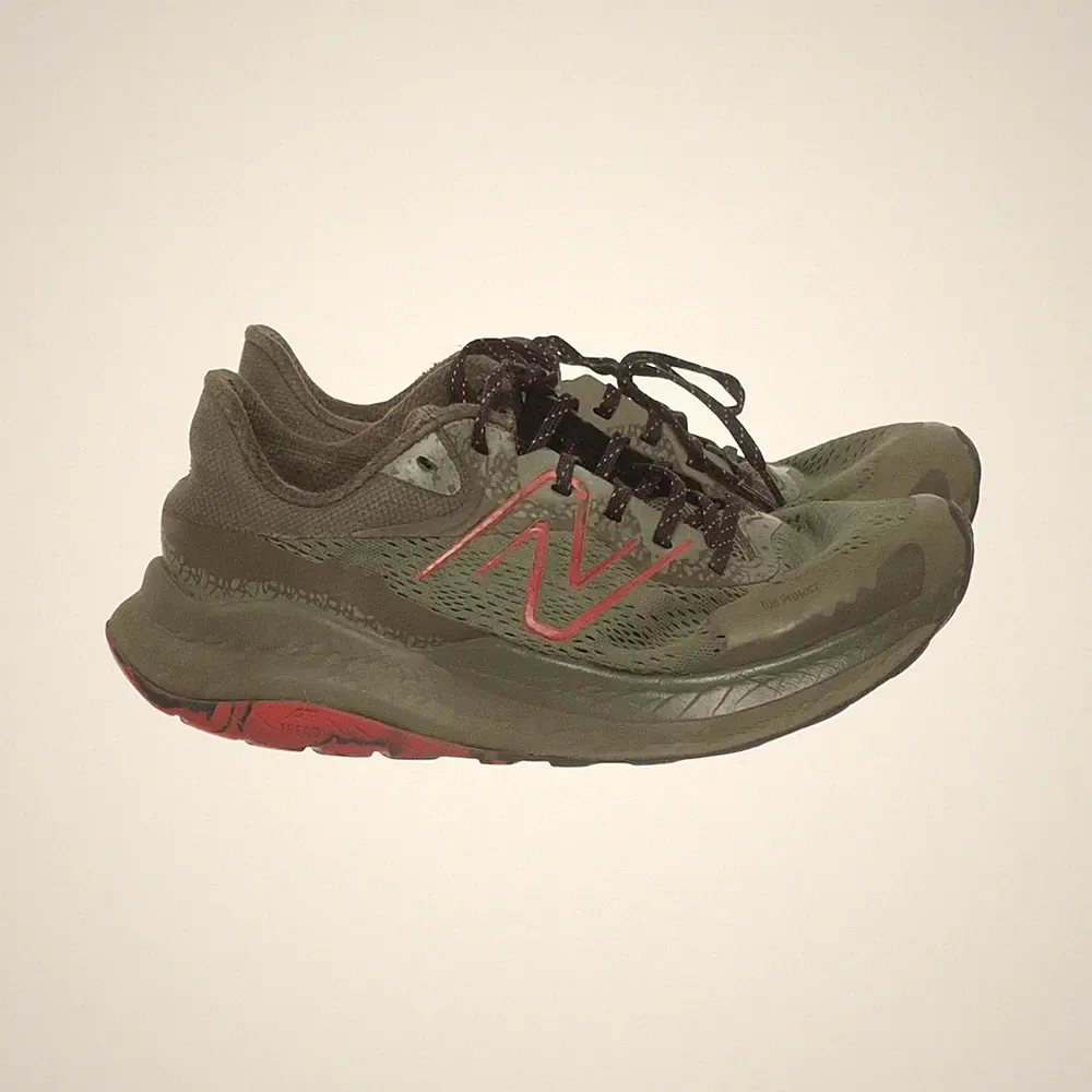 New Balance, Laufschuhe, Größe: 43, MTNTRRG5, Grün/Rot/Schwarz, Herren #jTm