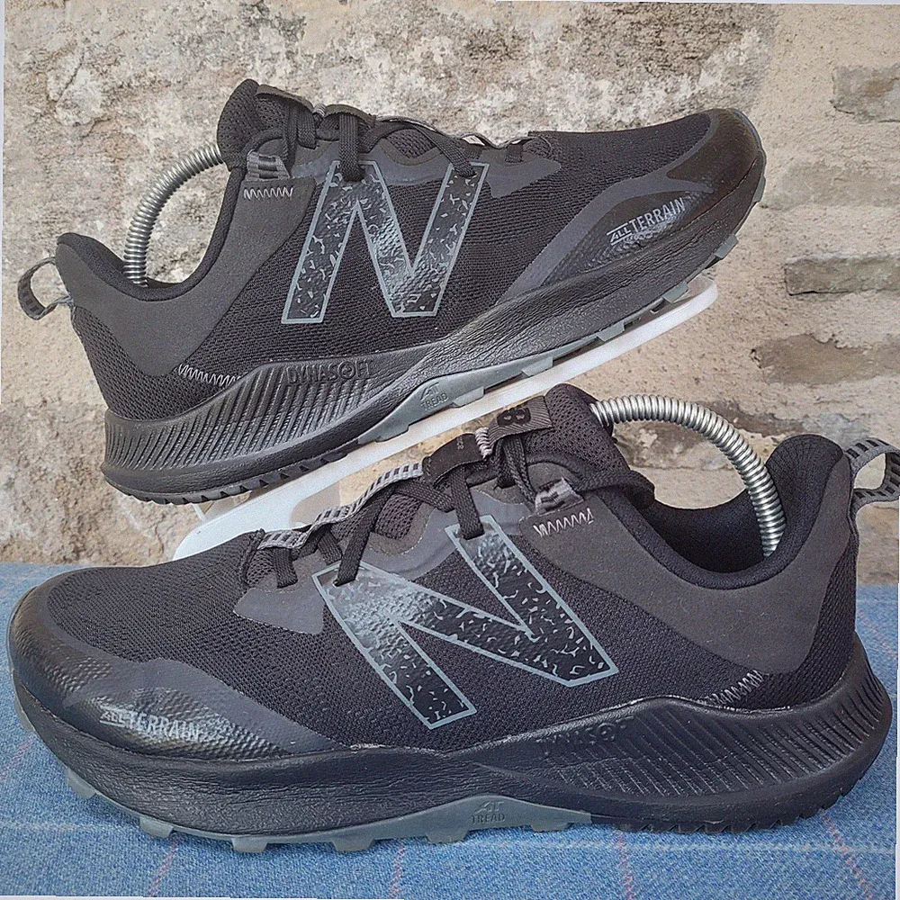 New Balance Nitrel schwarz Trailrunningschuhe Herren Größe UK 10 Trainer All Terrain