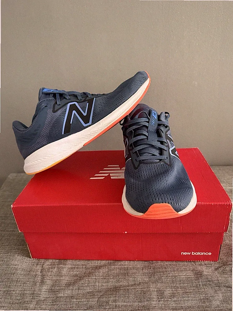 New Balance Sneaker Drft V2 Laufschuhe Herren Gr. 42,5 Blau sehr leicht