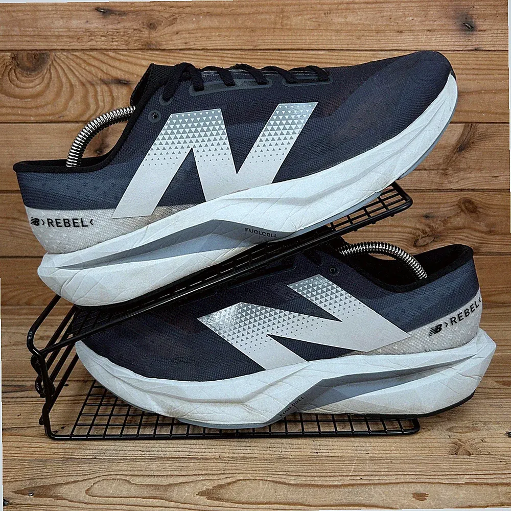 New Balance Sneaker Herren UK 12,5 FuelCell Rebel v4 Graphit Schwarz Laufschuhe