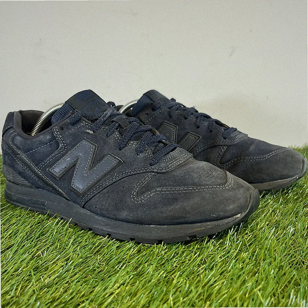 New Balance Turnschuhe Größe 9 Herren schwarz 996 sportliche Performance Laufschuhe
