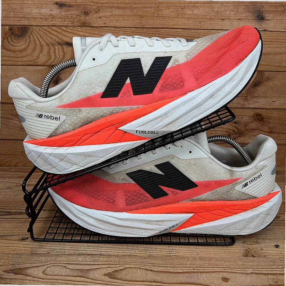 New Balance Turnschuhe Herren Gr. UK 12,5 FuelCell Rebel v5 weiß Straßenlaufschuhe