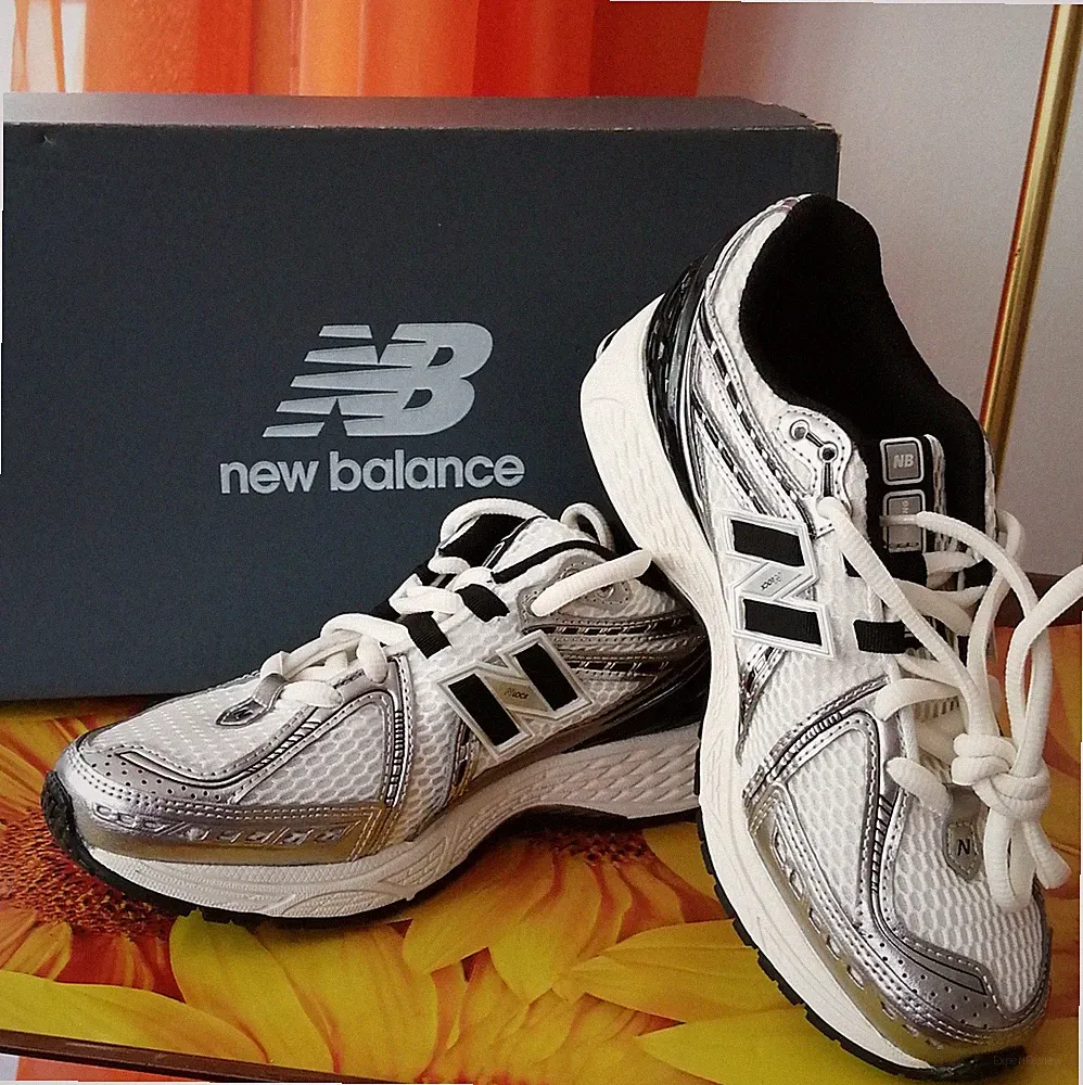 NEW BALANCE Unisex Low-Sneaker 1906R grausilber Laufschuhe Größe 39,5 NEU OVP