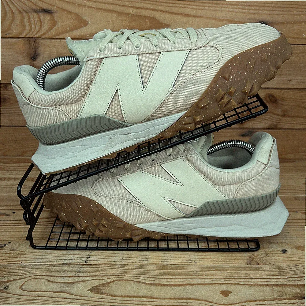 New Balance XC72 Turnschuhe Herren Größe UK 8 Beige Canvas Gummisohle Freizeitschuhe Neu mit Karton