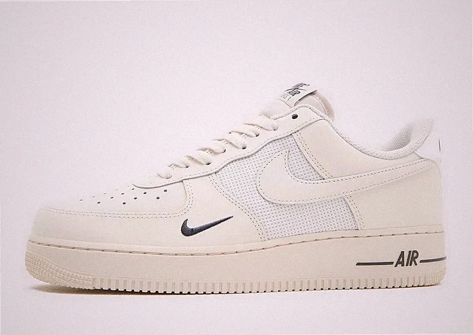 Nike Air Force 1 '07 LV8 Herrenschuhe in Creme