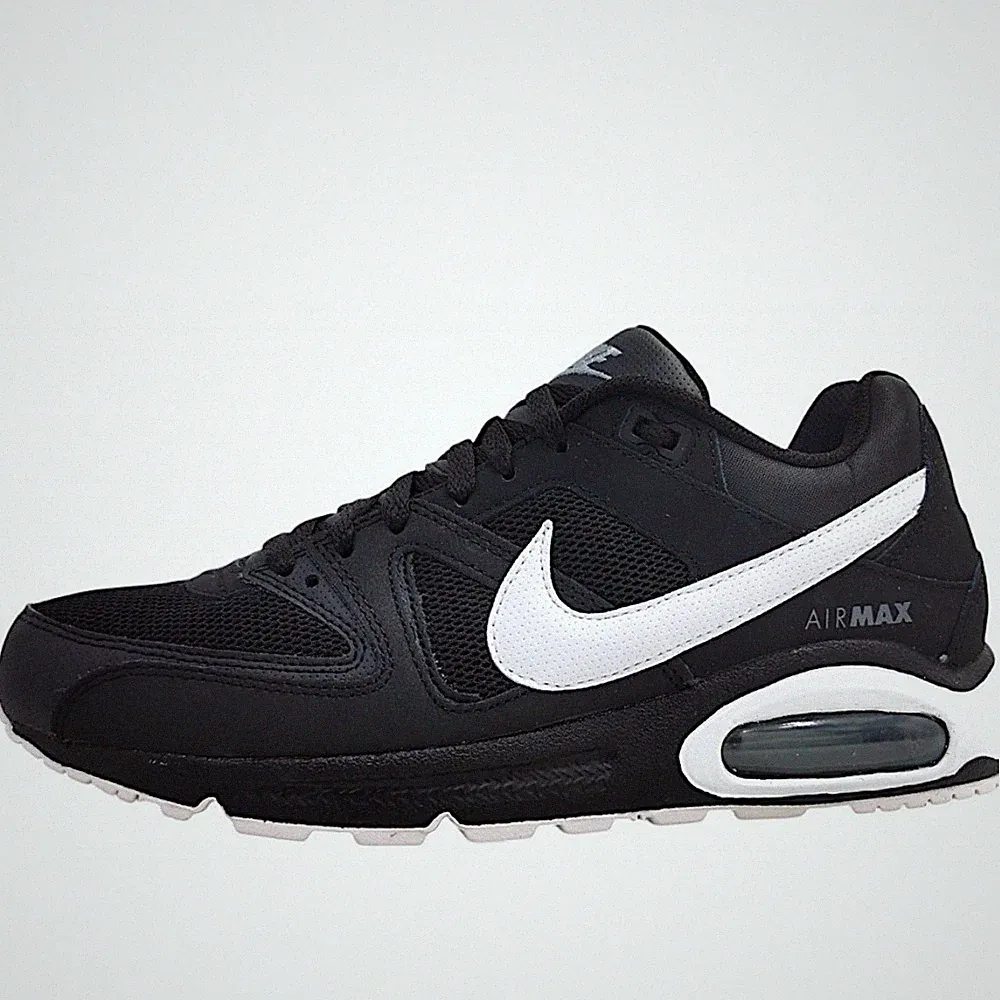 Nike Air Max Command Herren Laufschuh in Schwarz